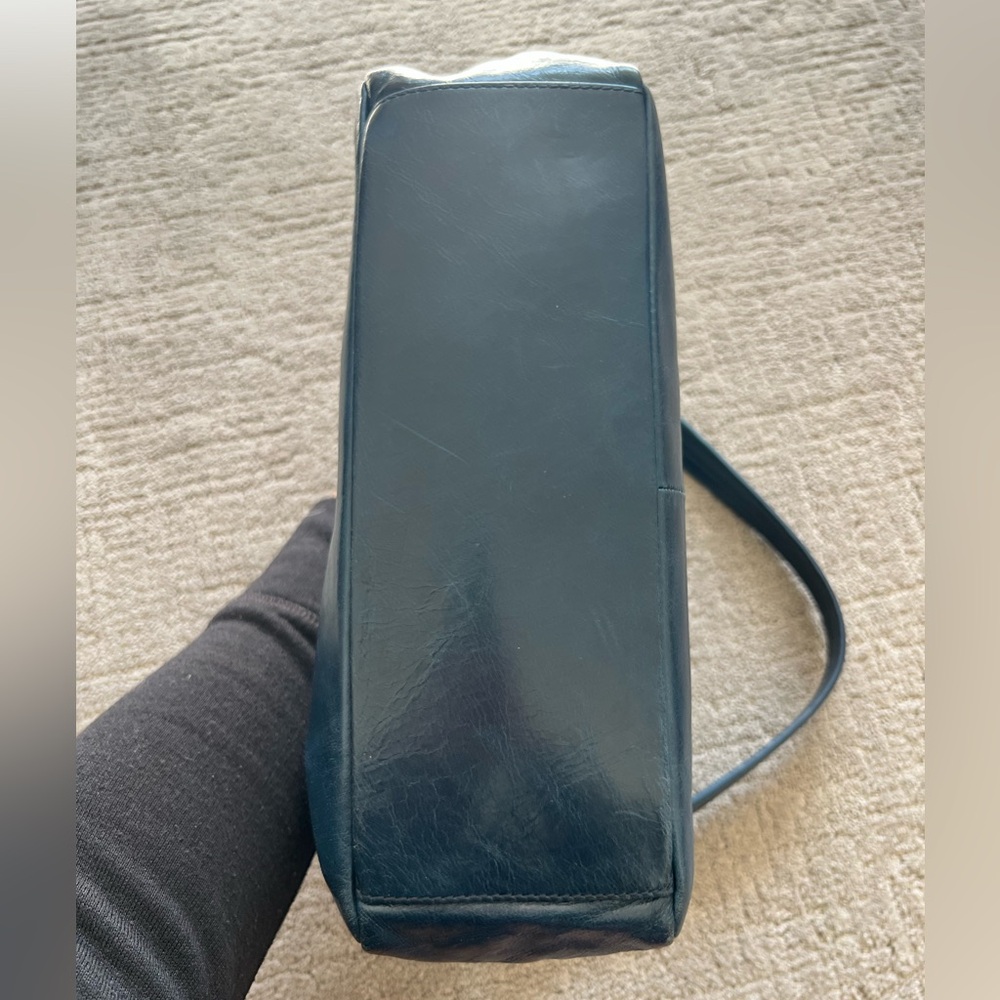Elegant Blue Leather Hobo Bag - Picture 5 of 16